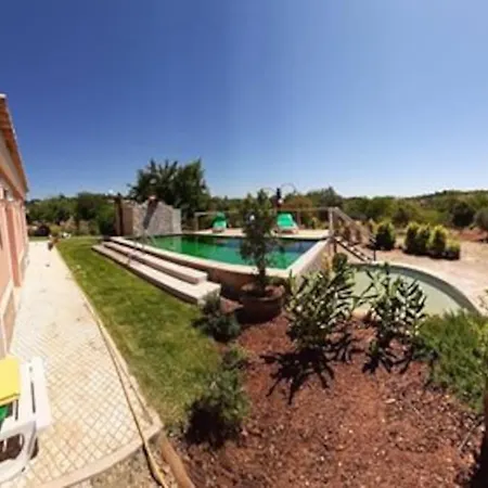 Casa Monte Das Medronheiras 度假居 *